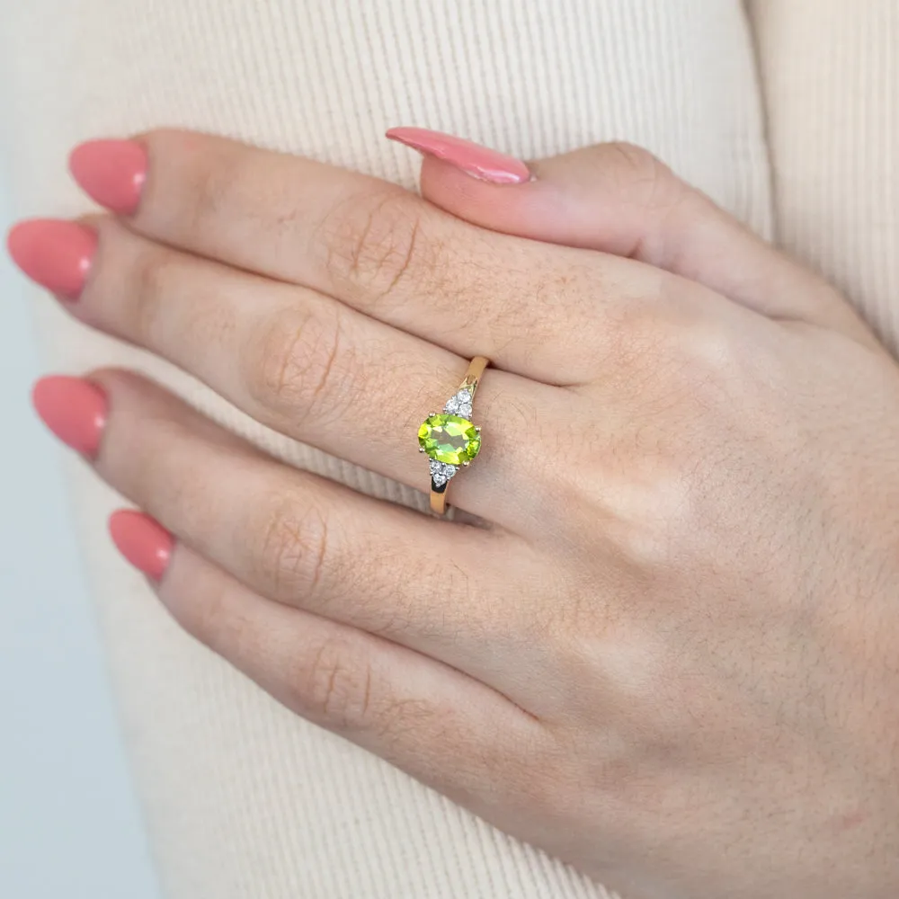 9ct Alluring Yellow Gold Diamond   Peridot Ring Shiels