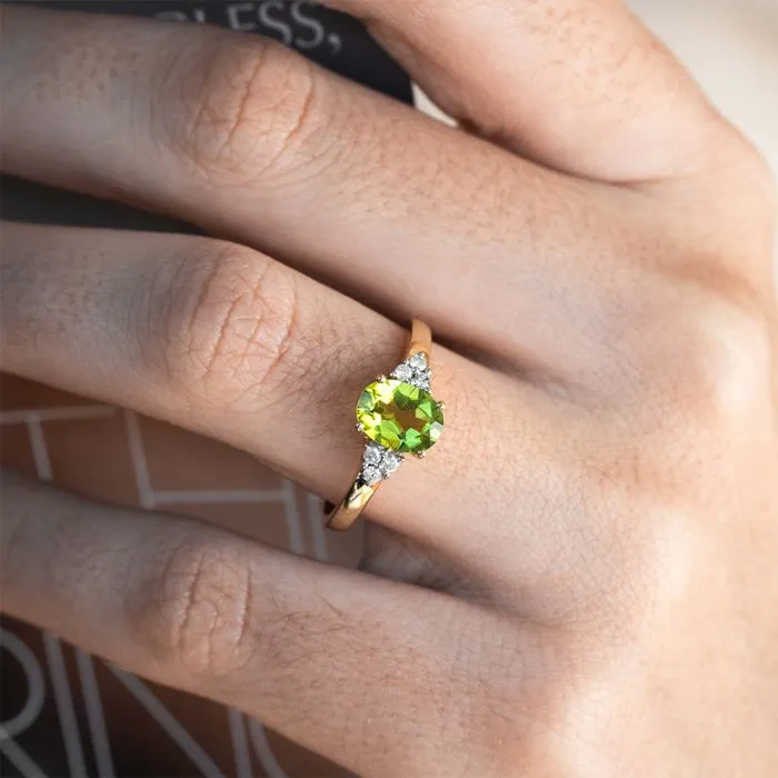 9ct Alluring Yellow Gold Diamond   Peridot Ring Shiels