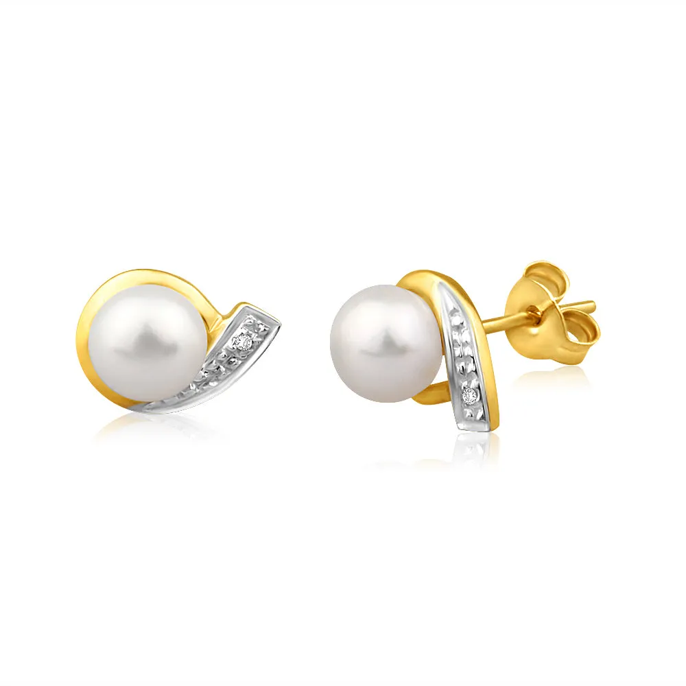 9ct Dazzling Yellow Gold Diamond   Freshwater Pearl Stud Earrings Shiels