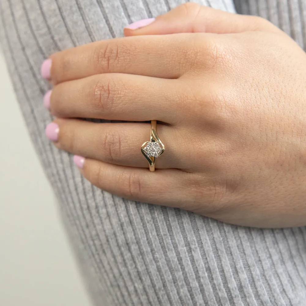 9ct Yellow Gold 1/4 Carat Diamond Luxurious Ring Shiels
