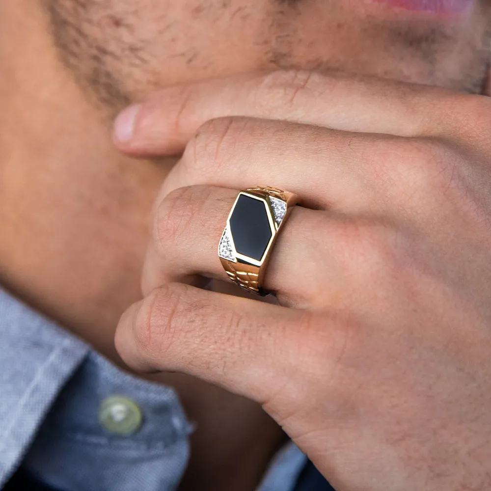 9ct Yellow Gold Plain Onyx and Diamond Patterned Side Gents Ring Shiels